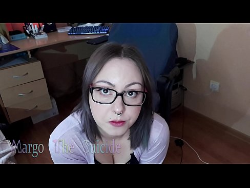 ❤️ Neska sexy betaurrekoekin dildoa zurrupatzen du kameraren aurrean ❤ Kalitatezko sexua %eu.mass-pr.ruan ❌